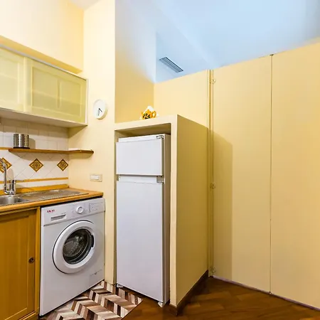 Bisignano 11 * Neapol