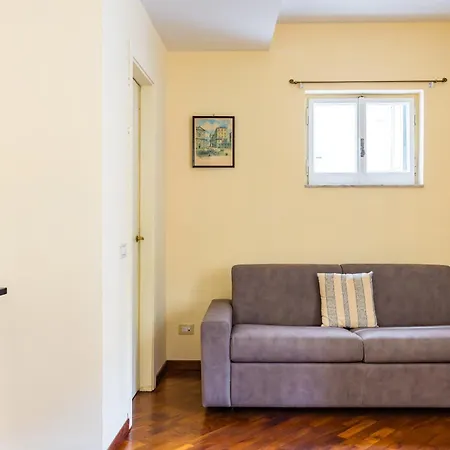Apartman Bisignano 11 *