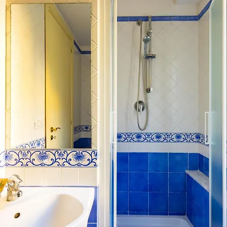 Apartman Bisignano 11 *