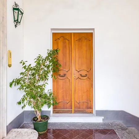 Apartman Bisignano 11 *